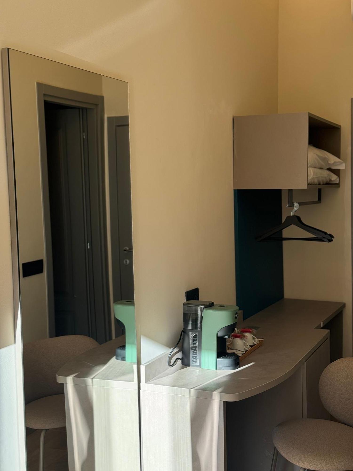 Honeycomb Guesthouse Рим Экстерьер фото