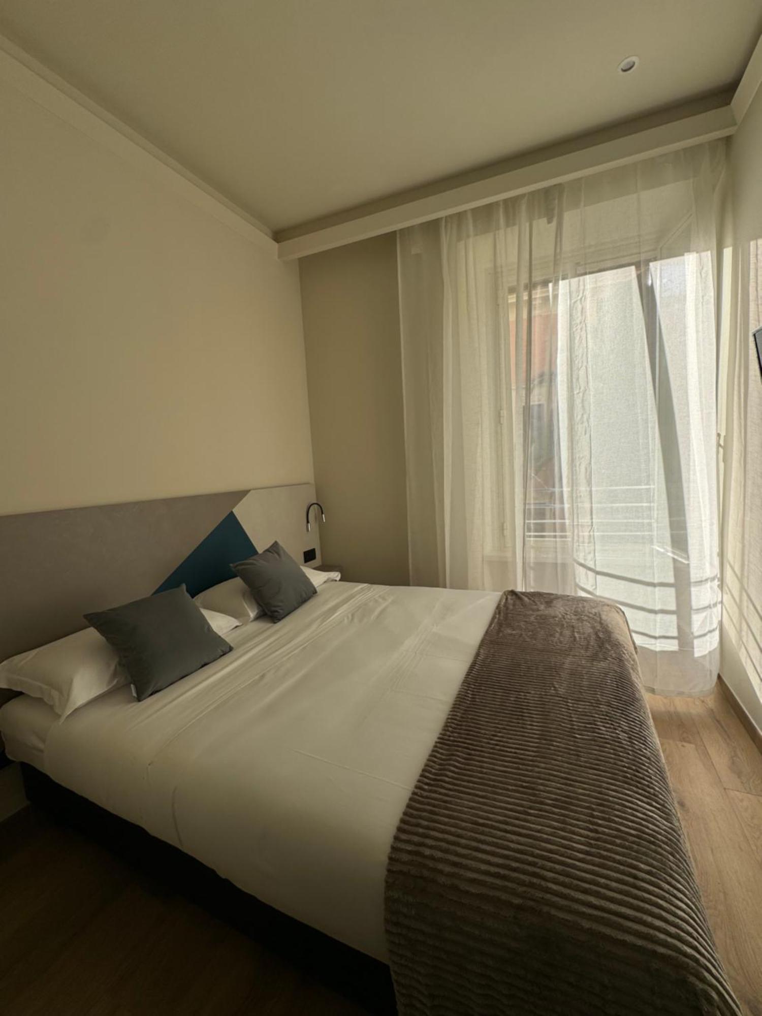 Honeycomb Guesthouse Рим Экстерьер фото
