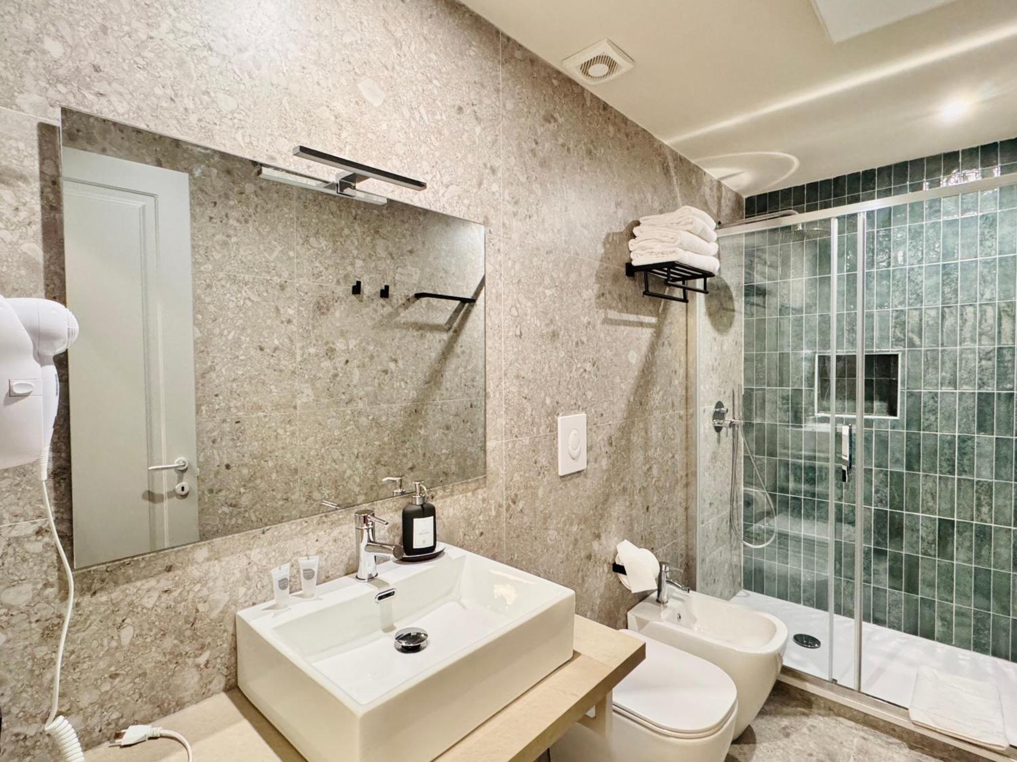 Honeycomb Guesthouse Рим Экстерьер фото