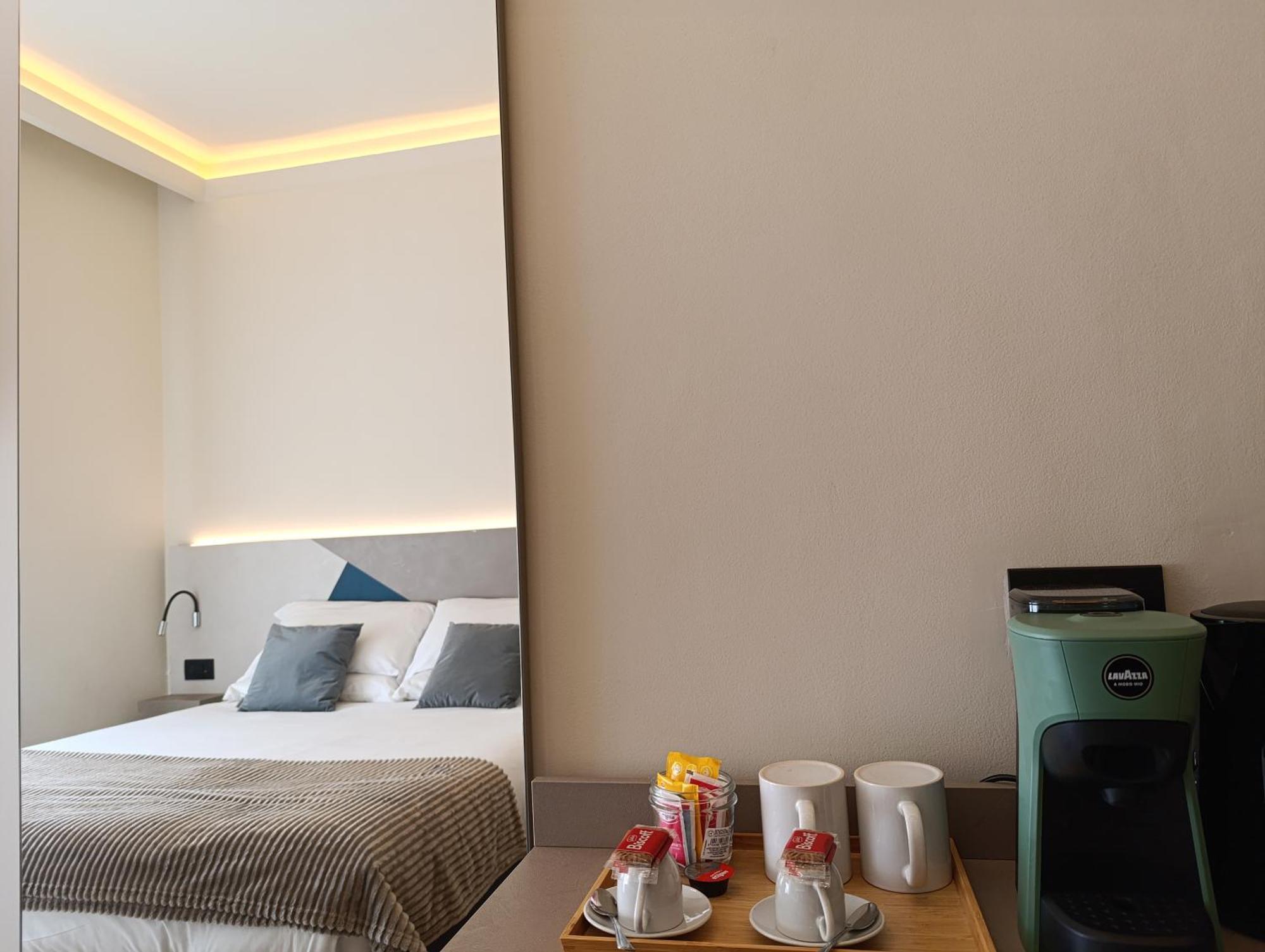 Honeycomb Guesthouse Рим Экстерьер фото